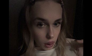 transsexual schoolgirl webcam selfie
